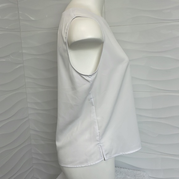 C.B. Collections White Sleeveless blouse - Picture 4 of 8